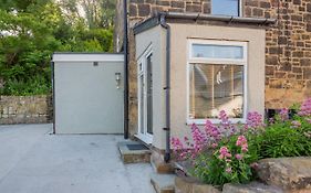 27 Green Road